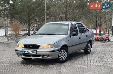 Седан Daewoo Nexia 2005 в Рівному