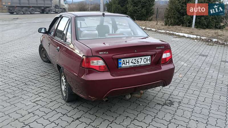 Седан Daewoo Nexia 2008 в Болехове
