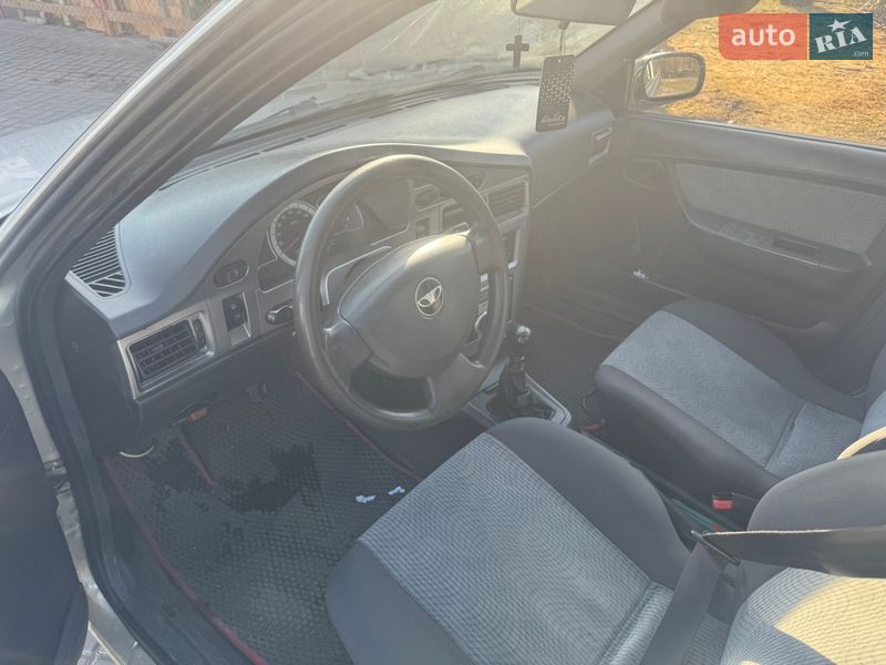 Седан Daewoo Nexia 2008 в Нововолынске