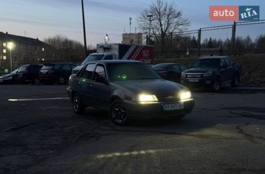 Седан Daewoo Nexia 2006 в Рівному