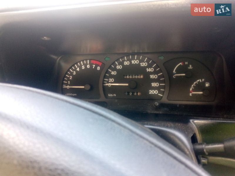 Седан Daewoo Nexia 2008 в Золочеві