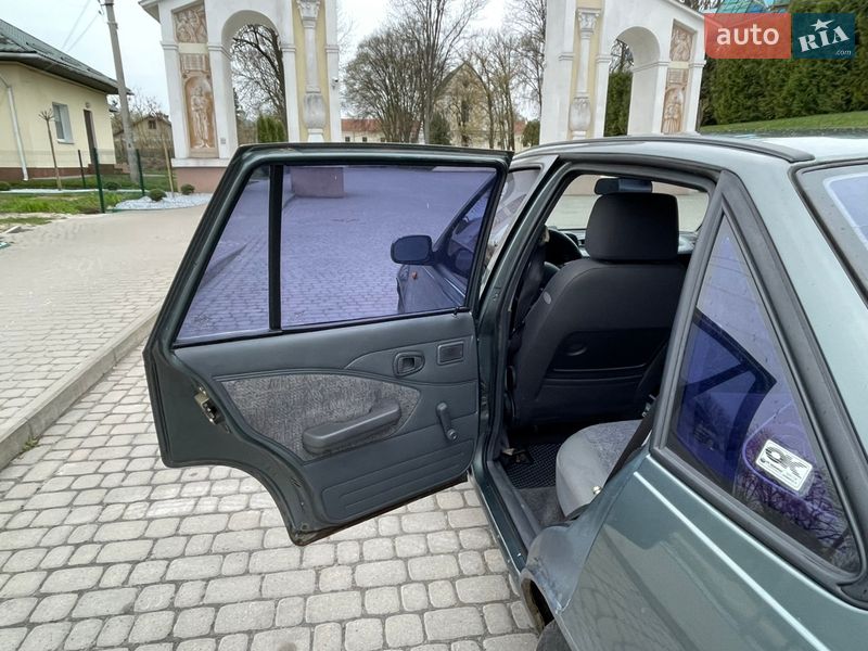 Седан Daewoo Nexia 2005 в Бродах