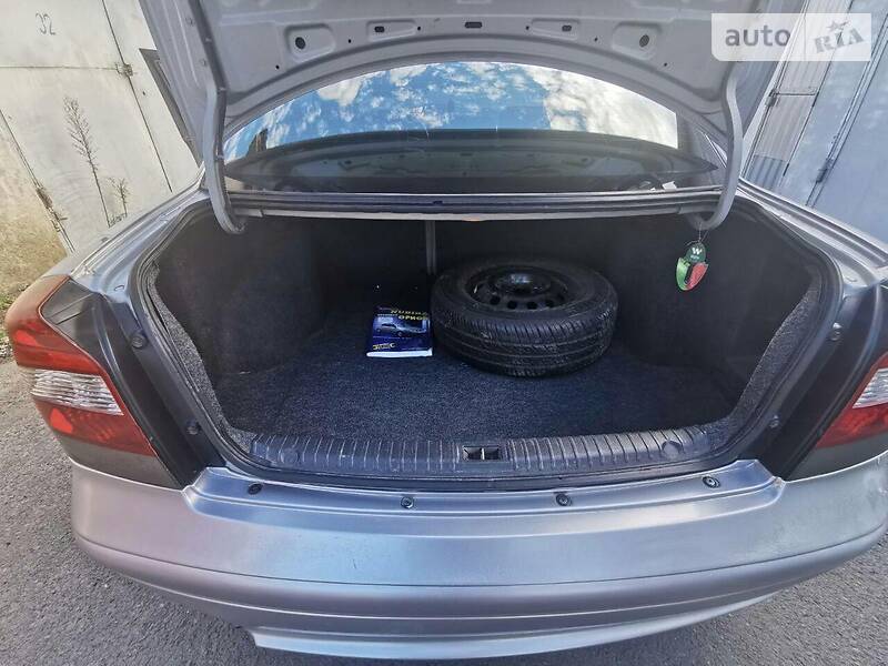 Седан Daewoo Nubira 2003 в Одесі