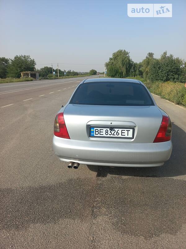 Седан Daewoo Nubira 1998 в Черновцах