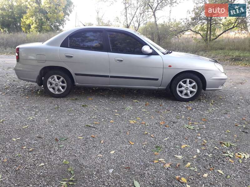 Седан Daewoo Nubira 2003 в Новгородке