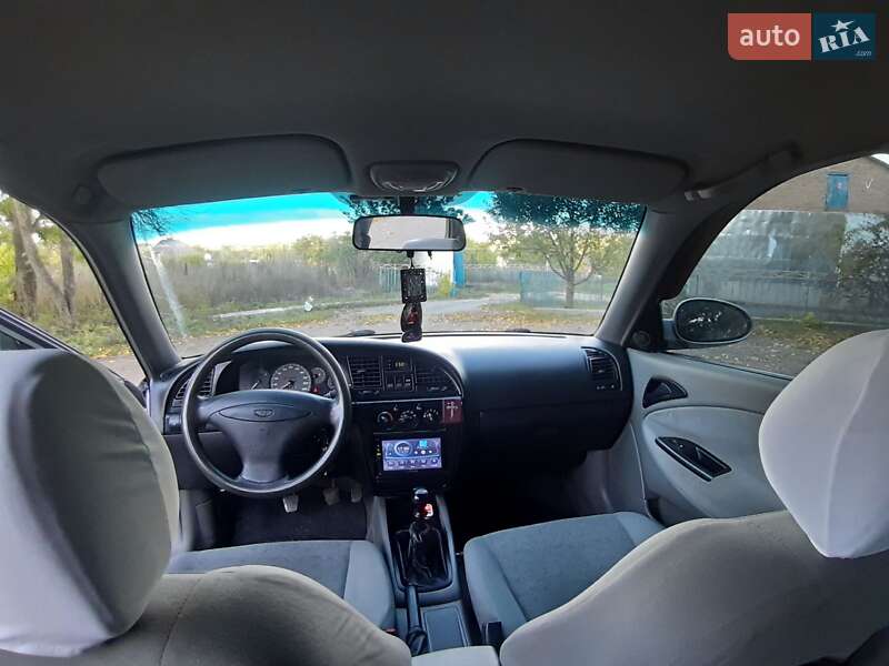 Седан Daewoo Nubira 2003 в Новгородке