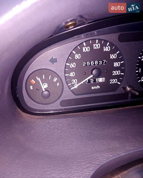 Универсал Daewoo Nubira 1998 в Днепре