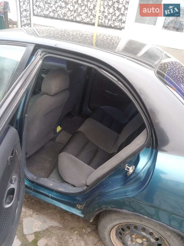 Седан Daewoo Nubira 1998 в 