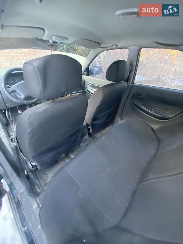 Седан Daewoo Nubira 1998 в Константиновке