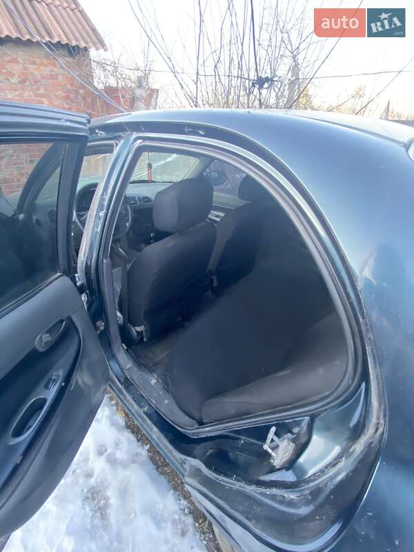 Седан Daewoo Nubira 1998 в Константиновке