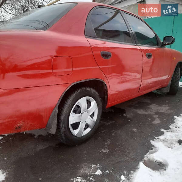 Седан Daewoo Nubira 1998 в Покровске