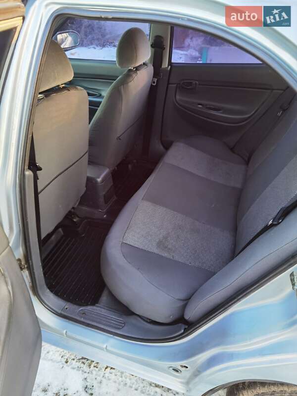 Седан Daewoo Nubira 1998 в Новоархангельске