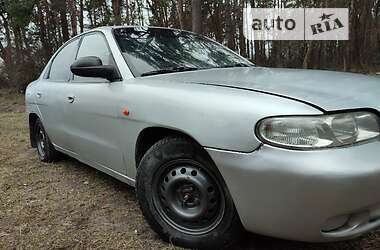 Седан Daewoo Nubira 1998 в Ізяславі