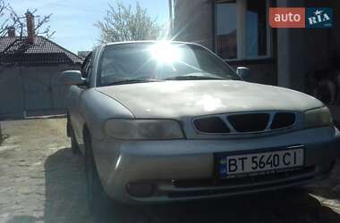 Седан Daewoo Nubira 1998 в Херсоне