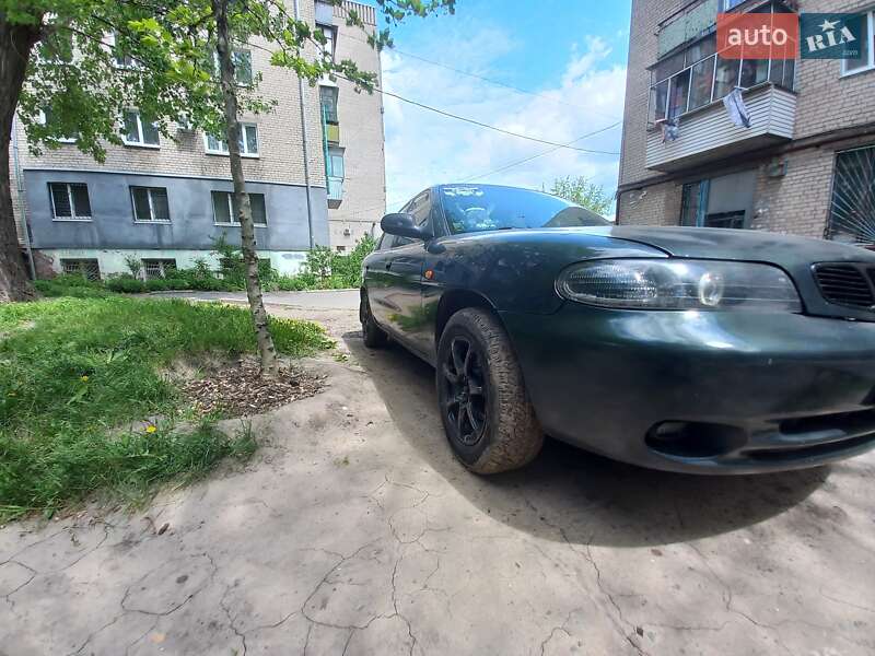 Седан Daewoo Nubira 1998 в Каменском