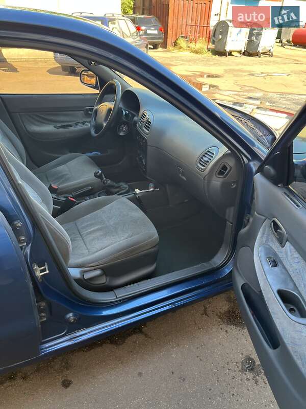 Седан Daewoo Nubira 1998 в Киеве
