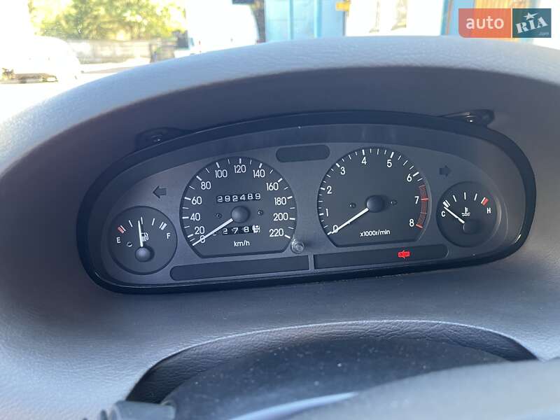 Седан Daewoo Nubira 1998 в Киеве