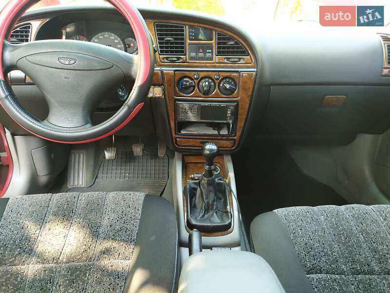 Седан Daewoo Nubira 2003 в Новомосковске