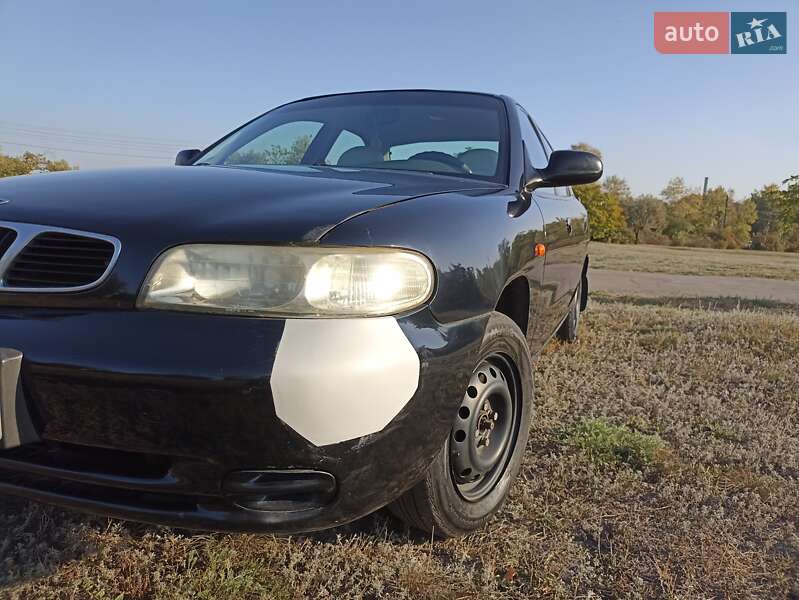 Седан Daewoo Nubira 1998 в Дніпрі