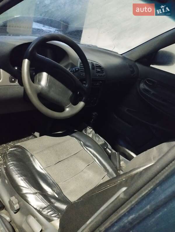 Седан Daewoo Nubira 1998 в Першотравенську