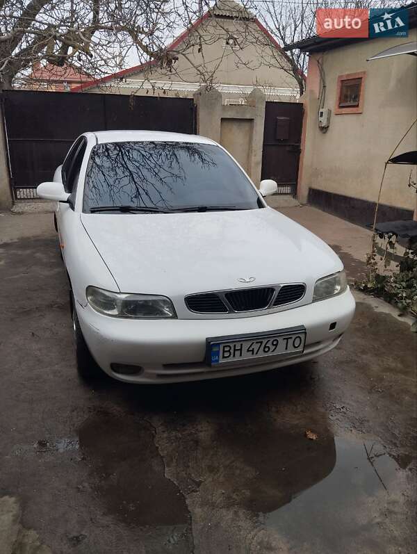 Седан Daewoo Nubira 1998 в Ізмаїлі