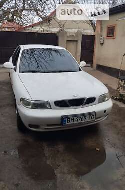 Седан Daewoo Nubira 1998 в Измаиле