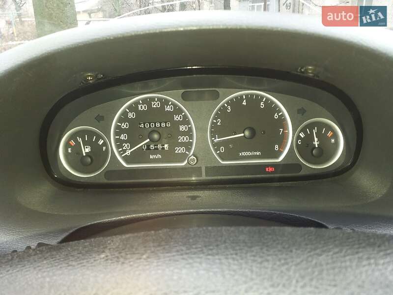 Седан Daewoo Nubira 1998 в Дніпрі