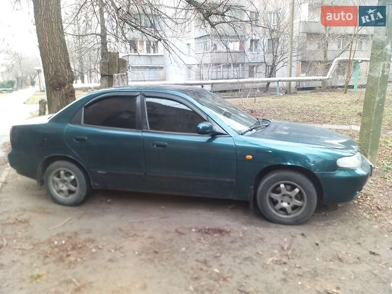 Седан Daewoo Nubira 1998 в Дніпрі