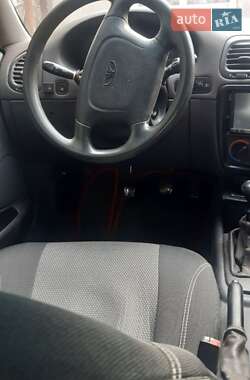 Седан Daewoo Nubira 1998 в Одессе