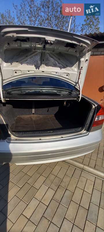 Седан Daewoo Nubira 2003 в Херсоне