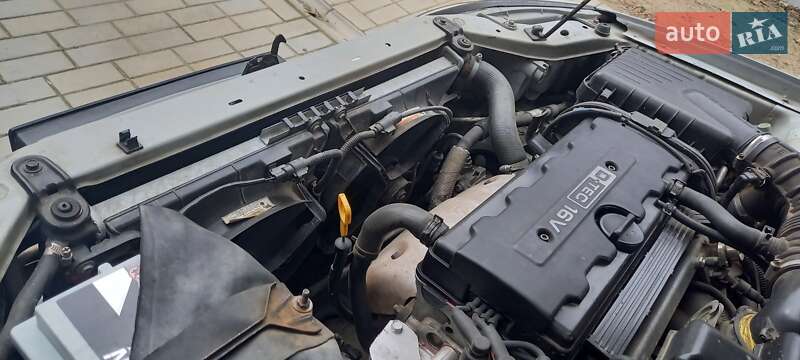 Седан Daewoo Nubira 2003 в Херсоне