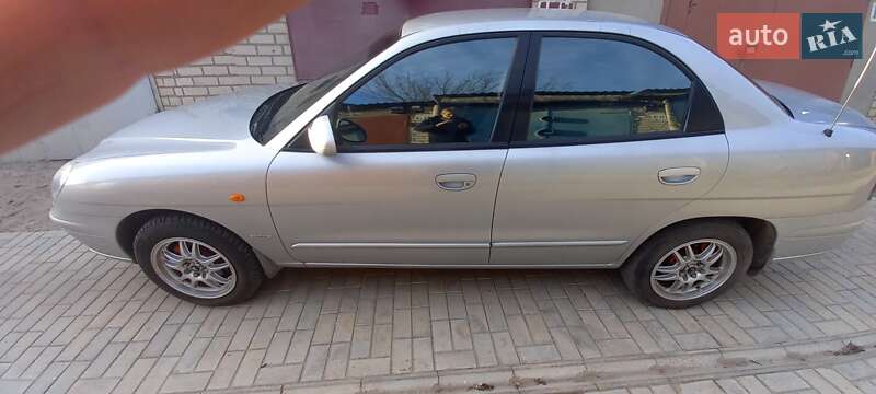 Седан Daewoo Nubira 2003 в Херсоне