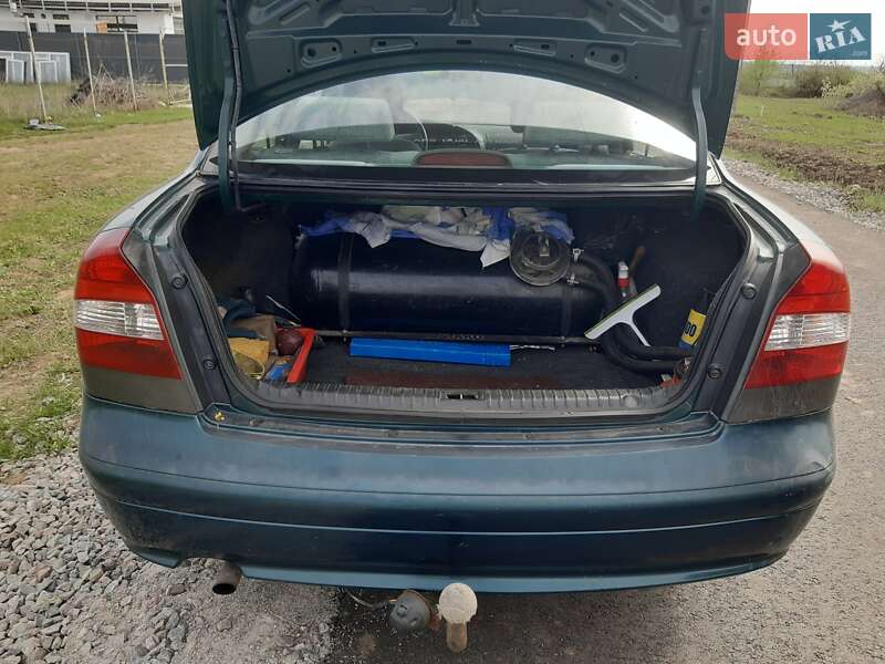 Седан Daewoo Nubira 1998 в Запорожье