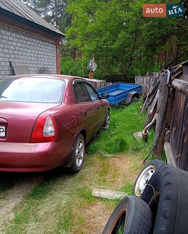 Седан Daewoo Nubira 1998 в Гадяче