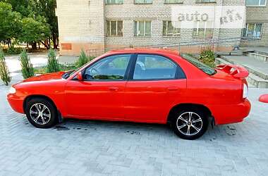 Седан Daewoo Nubira 1998 в Запоріжжі