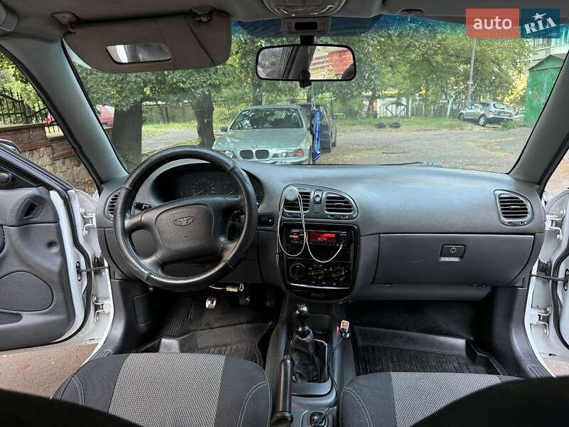 Седан Daewoo Nubira 1998 в Киеве