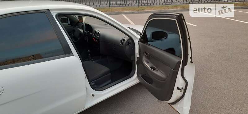 Седан Daewoo Nubira 1998 в Харькове
