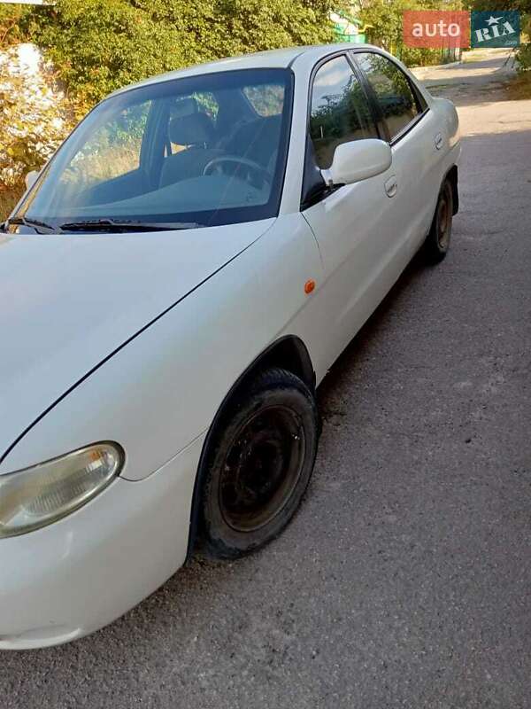 Седан Daewoo Nubira 1999 в Херсоне