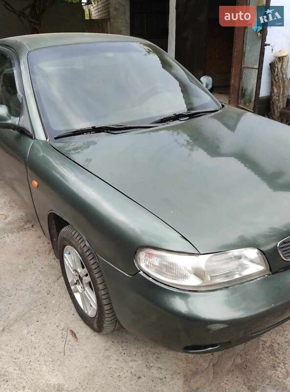 Седан Daewoo Nubira 1998 в Великой Александровке