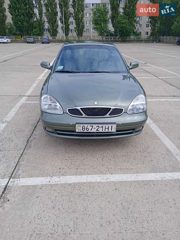 Седан Daewoo Nubira 2003 в Южноукраинске