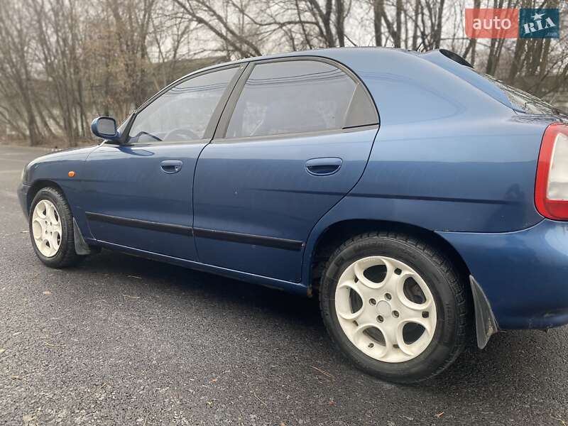 Хэтчбек Daewoo Nubira 1998 в Днепре