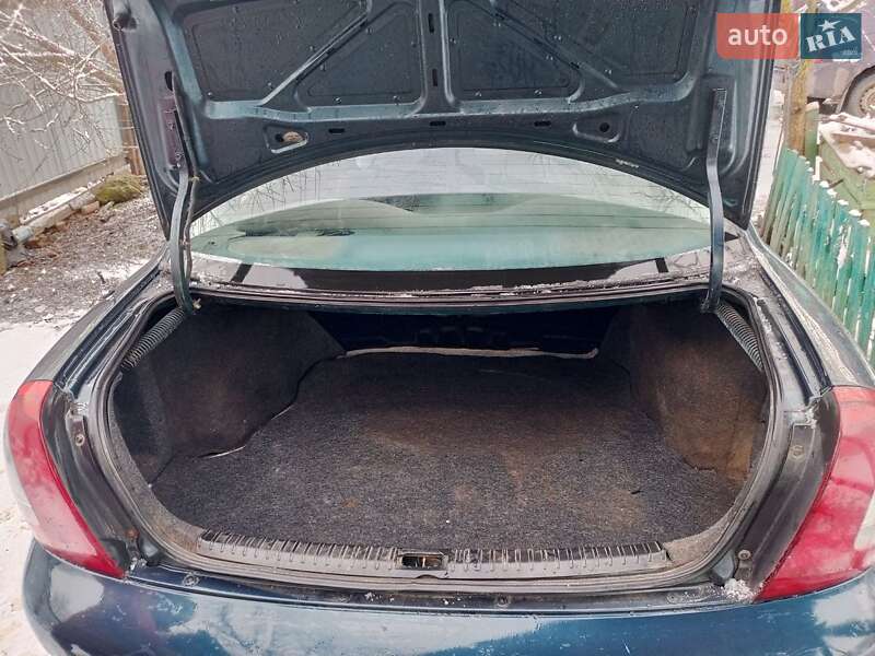 Седан Daewoo Nubira 1998 в Изяславе