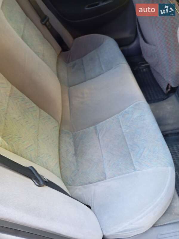 Седан Daewoo Nubira 1998 в Львове