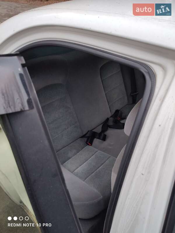 Седан Daewoo Nubira 1999 в Киеве