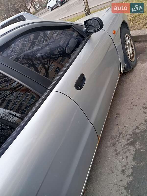 Седан Daewoo Nubira 1998 в Львове