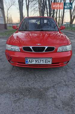 Седан Daewoo Nubira 1998 в Запорожье