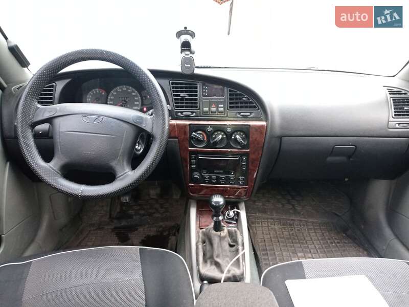 Седан Daewoo Nubira 2003 в Днепре