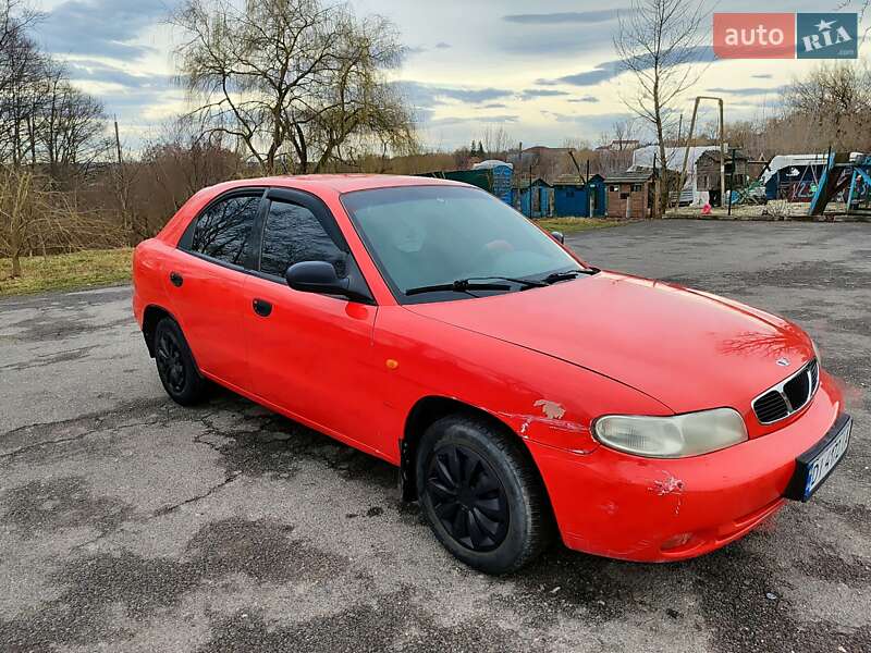 Хетчбек Daewoo Nubira 1998 в Тлумачі