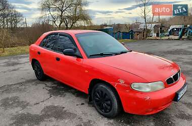 Хэтчбек Daewoo Nubira 1998 в 