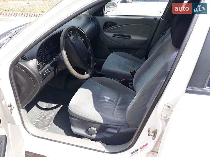 Седан Daewoo Nubira 1998 в Тернополе